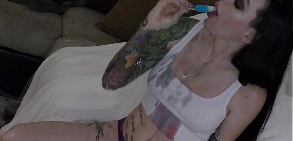  Sexy Tattooed MILF Pabla Picasa Giving Blowjob To Popsicle
